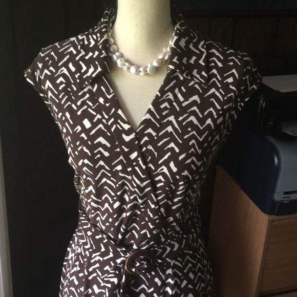 Chaps Dresses & Skirts - Chaps Brown & White Print Faux Wrap V-Neck Dress Chaps Dresses & Skirts - Chaps Brown & White Print Faux Wrap V-Neck Dress